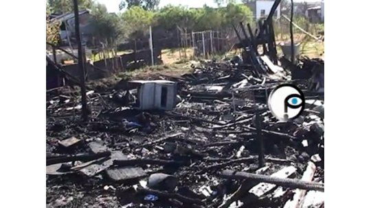 Una familia está internada por el incendio de su vivienda en Melo