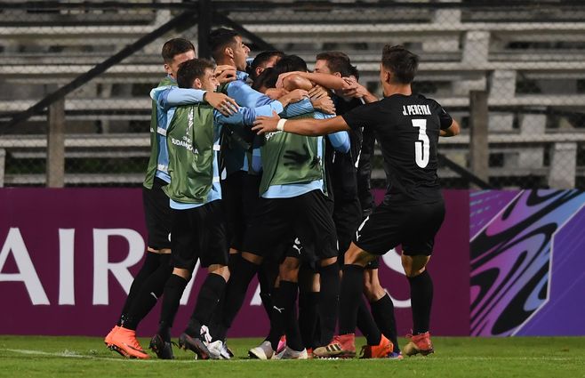 Catarozzi celebra el gol que cierra el partido sobre el final.&nbsp;