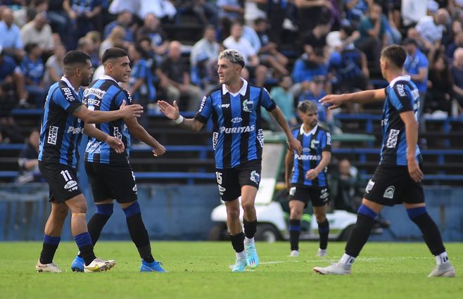 Liverpool Le Ganó 1 0 A Peñarol En Belvedere Con Gol De Martirena