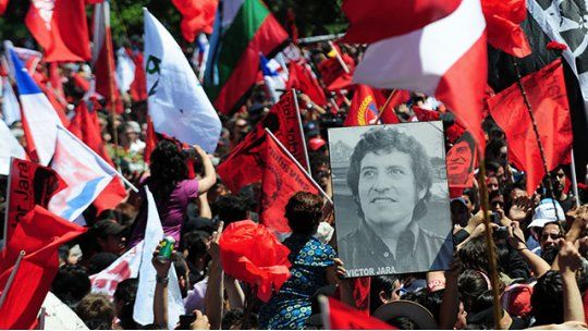Victor Jara multitud Chile