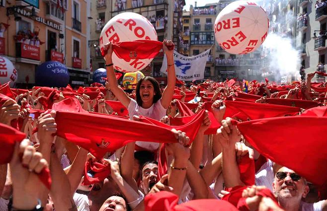 san-fermin-festejo-gente-AFP.jpg