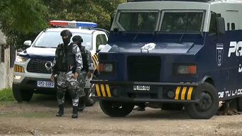 policia realizo allanamientos en la teja: incauto armas, municiones y drogas