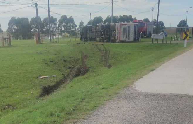 accidente-ruta-3-flores-omnibus-EGA-foto-Caminera