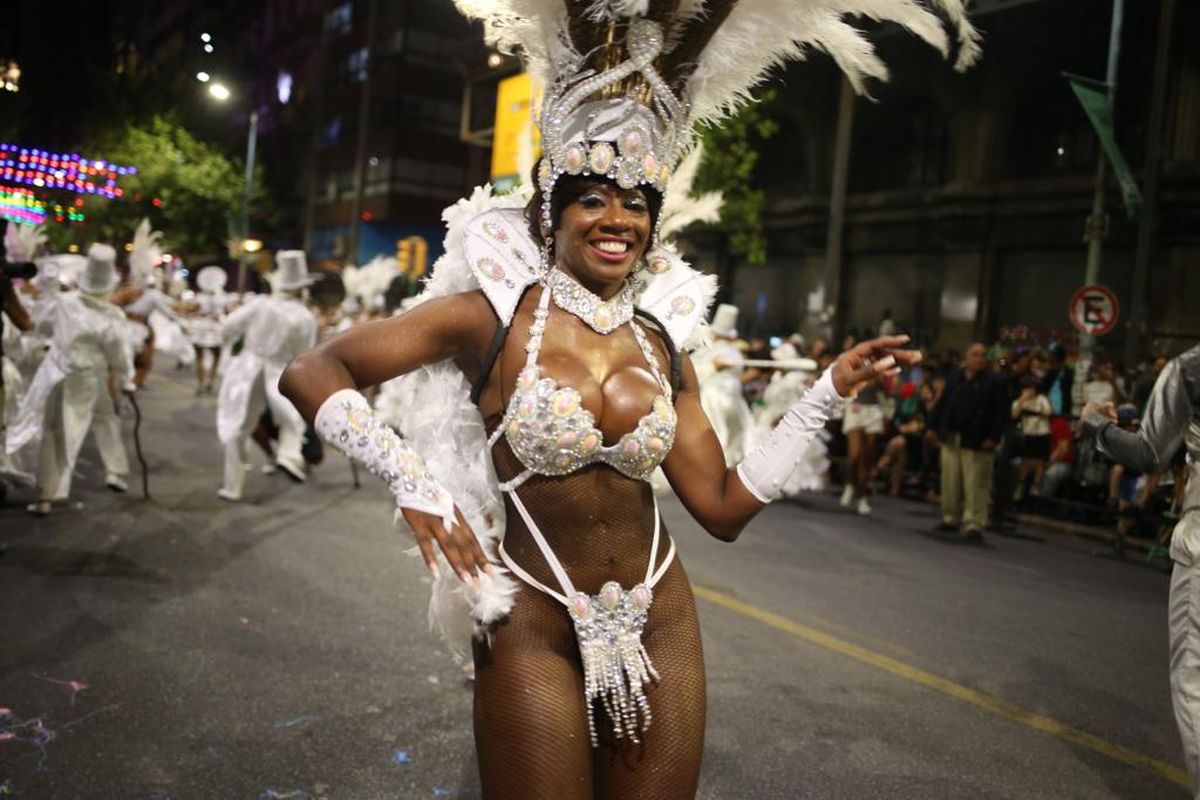 carnaval desfile inaugural 2023 foco uy (3).jpeg
