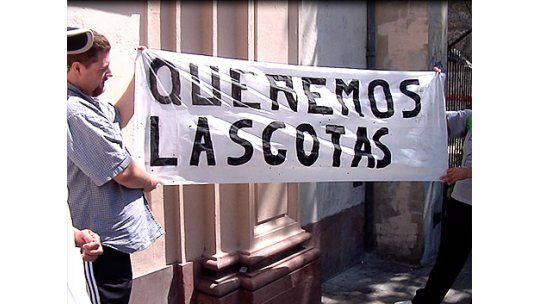 Usuarios de gotas GS se movilizaron contra la prohibición del MSP