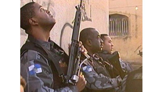 Muerte de camarógrafo registrada en medio de operativo en favela