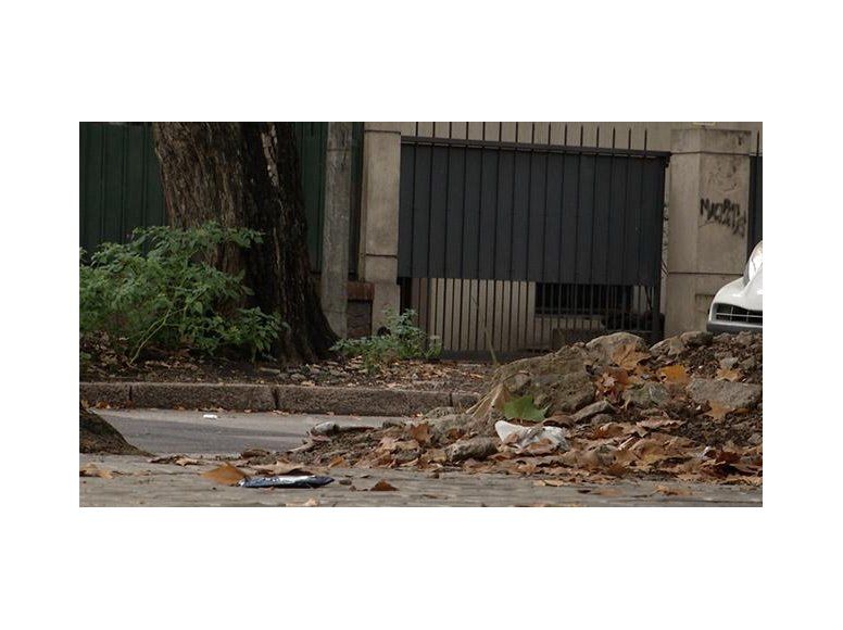 Vecinos de Pocitos se quejan por veredas rotas en el barrio