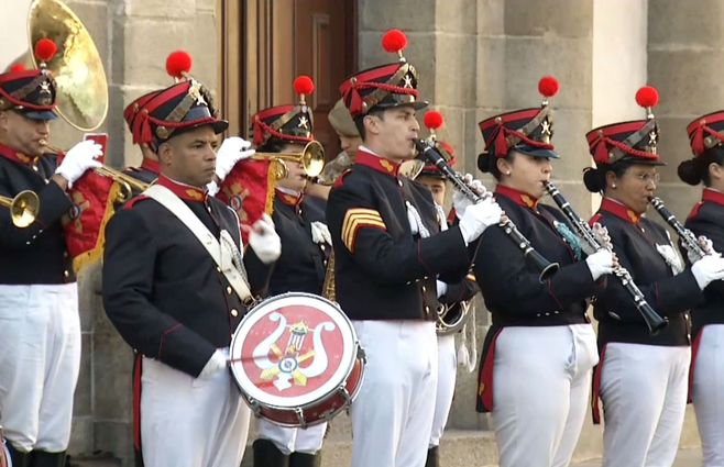 Jura-de-la-Constitución-acto-desfile.jpg