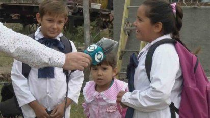 volvieron las clases con medidas de proteccion y expectativa de los ninos