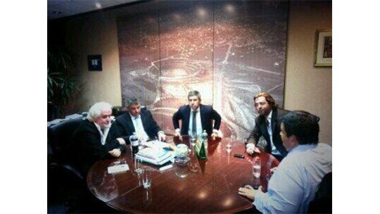 Consejo Ejecutivo de AUF se reunió con Figueredo por suspensión