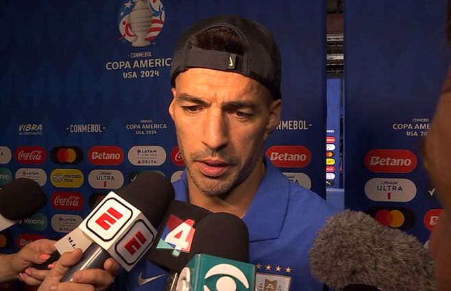 Luis-Suárez-zona-mixta-Uruguay-Colombia.jpg