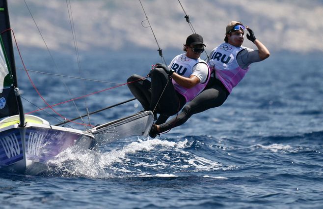 Los uruguayos Hernán Umpierre y Fernando Diz en plena competencia. Foto: AFP