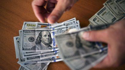 el central salio a ponerle  techo al dolar y vendio us$ 75,9 millones