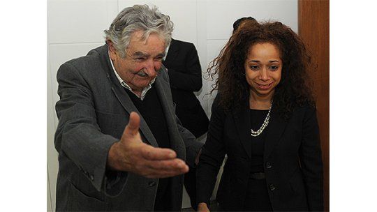 Mujica reconsidera ver a Obama como gesto hacia Julissa Reynoso