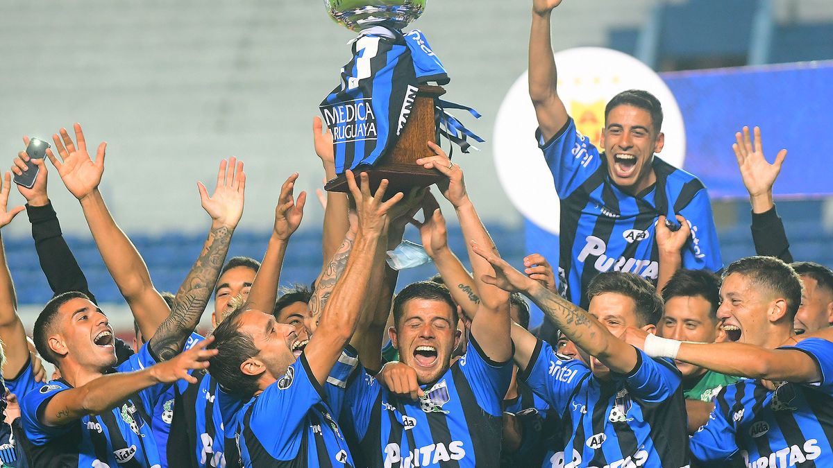 Liverpool es campeón del Torneo Clausura del fútbol en Uruguay, gracias al  empate de sus escoltas