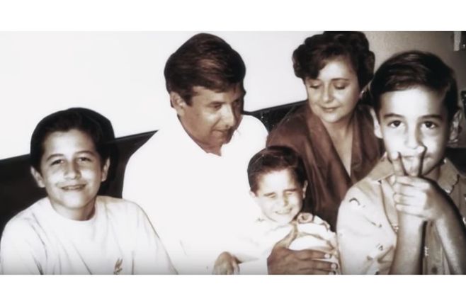 Con su primera esposa e hijos a principios de los años 80.