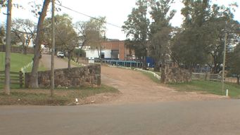 siniestro laboral grave en frigorifico de salto: trabajador encontrado caido y con sangrado junto a montacargas