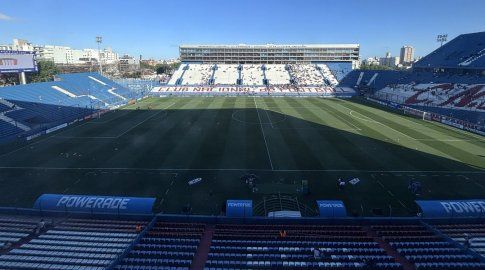 Foto: Martín Charquero, Subrayado. Gran Parque Central en la previa de Nacional–Miramar Misiones.