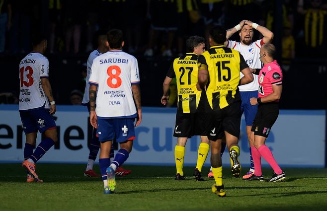 Nacional y Peñarol ya confirmaron sus equipos para el clásico que se juega en minutos en el GPC