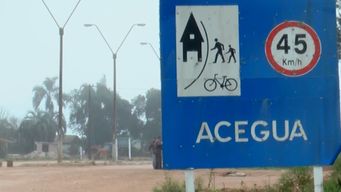 delincuentes coparon una casa de familia en acegua y encerraron en el bano a una pareja y sus dos hijos pequenos