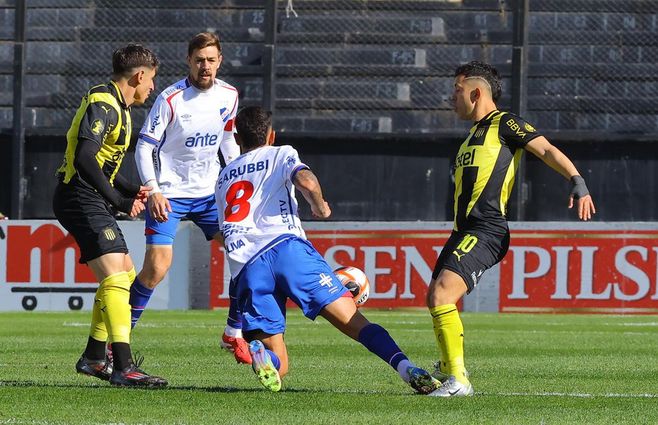 focouy-partido-clasico-sin-publico-peñarol-nacional
