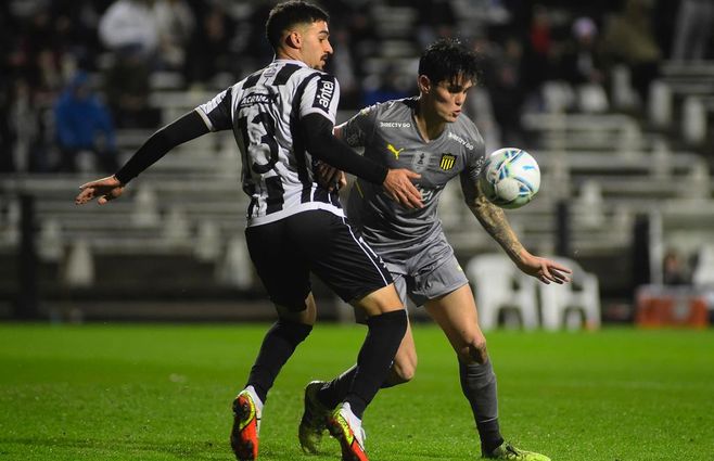 Peñarol y Wanderers en Parque Viera Foco Uy (6).jpeg