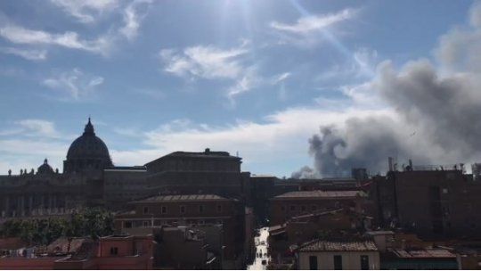 humo negro vaticano