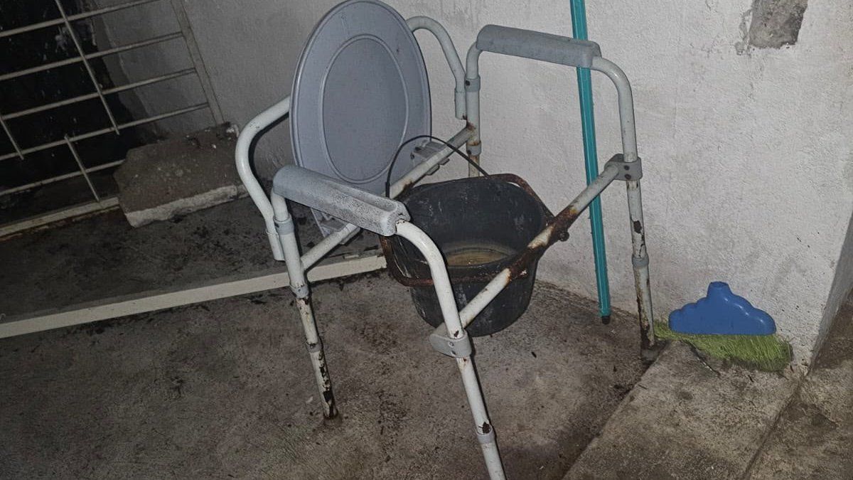 Mides trabaja en residencial clandestino: alimentación, limpieza y reubicación de personas mayores