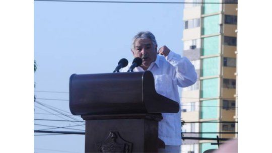Mujica: “La revolución cubana es la de la dignidad”