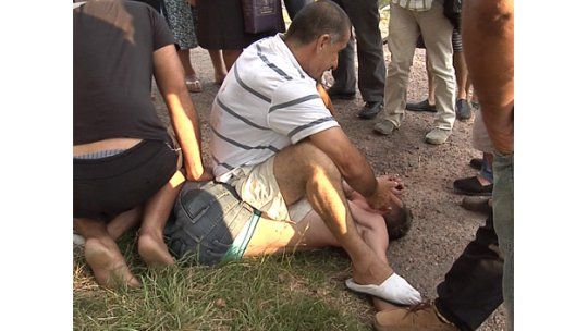 Madre de detenido en Malvín Norte denuncia maltrato a su hijo