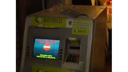 Hicieron explotar un cajero automático pero no se llevaron plata