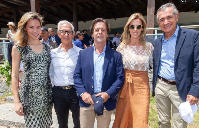 Antelo a la derecha y al centro Lacalle Pou. También está otro millonario argentino: Eduardo Constantini.