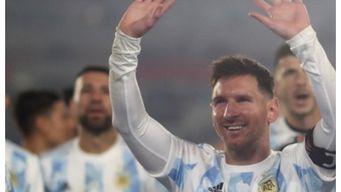 Messi ovacionado por la hinchada. Soñé mucho este momento, declaró.