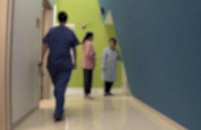 mutualista-hospital-pasillo-medico-paciente.jpg