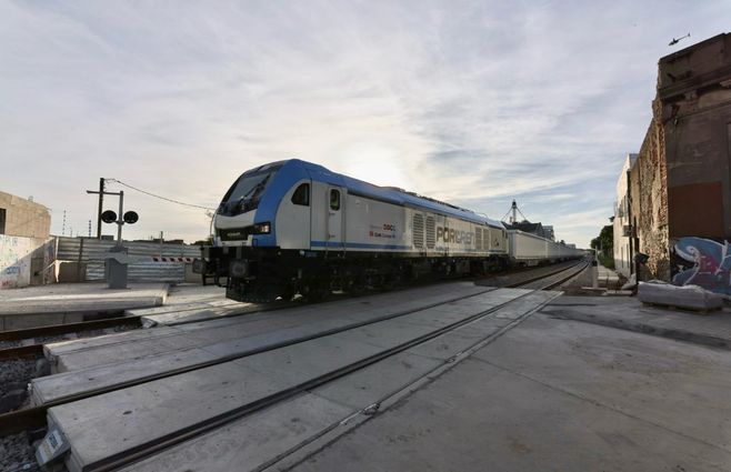 Tren con carga de UPM ingresó al puerto de Montevideo. Foto: Foco UY