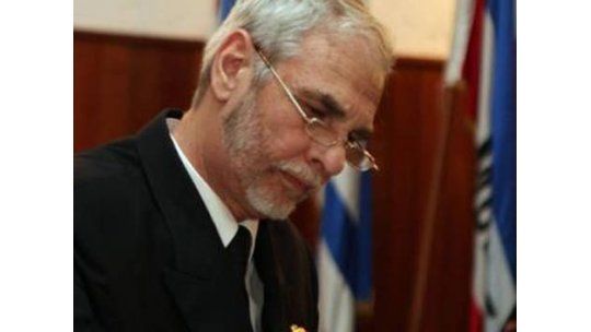 Ministro de Defensa admite que Caramés se fue por causa judicial