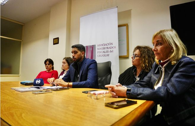 conferencia-asociacion-de-fiscales-foco-uy