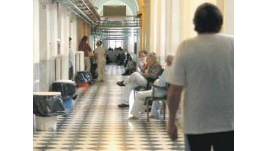 Hospital Maciel: ratifican a director pero intervienen gestión