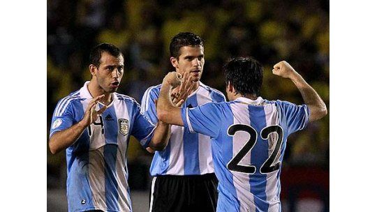 Argentina le ganó 2 a 1 a Colombia como visitante y respira