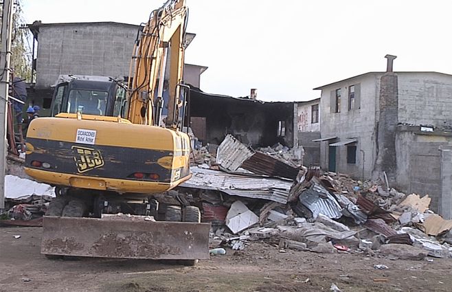 CASAVALLE-DEMOLICIONES-RETRO.jpg