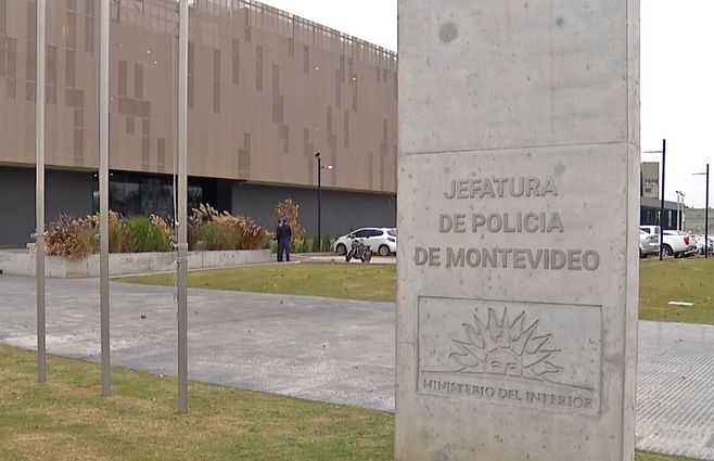 jefatura-de-policia-de-montevideo-sede.jpg