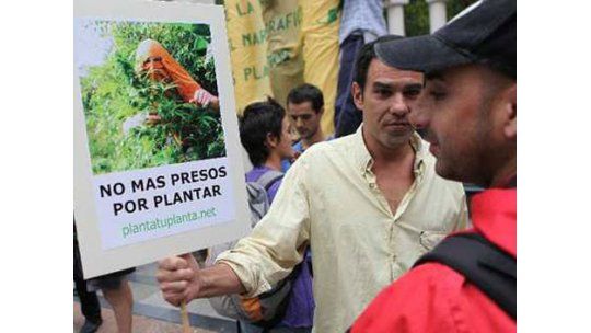 Seis de cada 10 uruguayos en contra de legalizar la marihuana