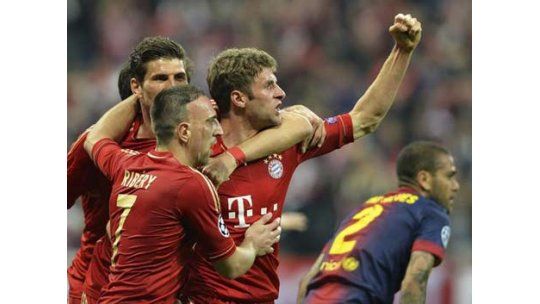 Bayern goleó a Barcelona 4 a 0 y lo dejó con un pie afuera