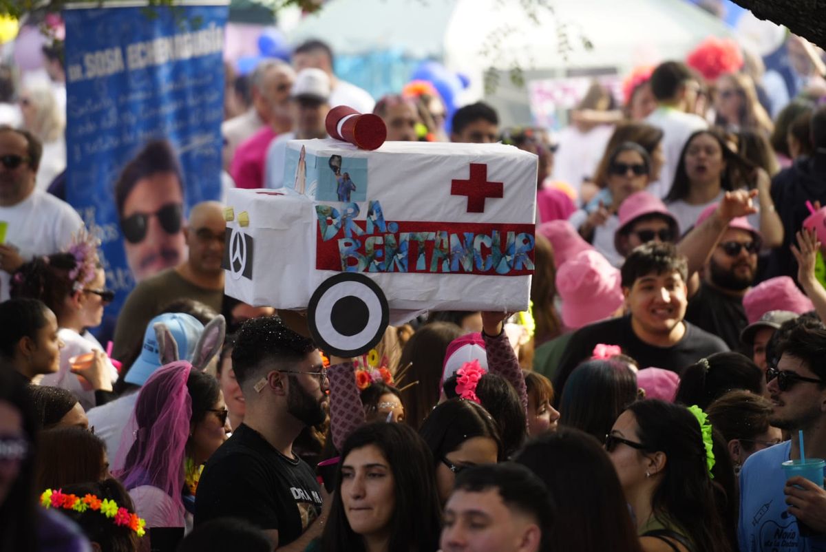 Recibimiento de médicos en 2025. Foto: Foco UY
