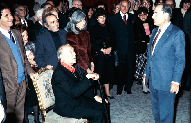 María Kodama con Jorge Luis Borges en 1983. Foto: AFP