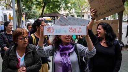 maria entrego a su hija a la policia de barcelona para que la lleven con su padre biologico