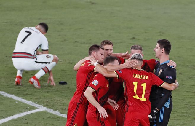 Festeja Bélgica y lamenta CR7, figura del campeón defensor del título, que se irá de la competición.&nbsp;