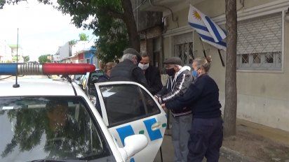 prorrogan arresto domiciliario a expolicias acusados por delitos de lesa humanidad