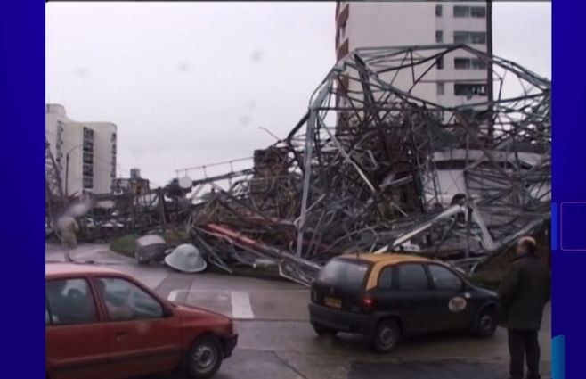 antena-caida-montevideo-2005