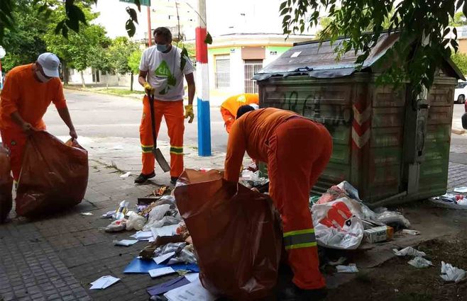 abt-limpia-con-la-pala-basura.jpg